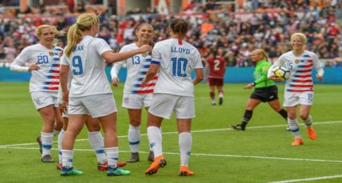 القضاء يرفض "المساواة" بين الرجال والنساء في كرة القدم